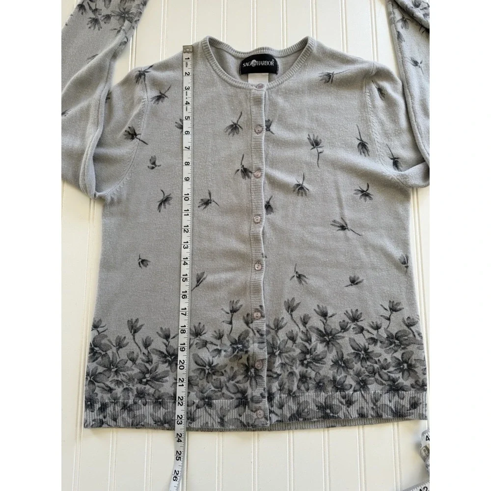 Sag Harbor Women's Cardigan Medium Gray Floral Button‎ Up Sweater Crew Neck